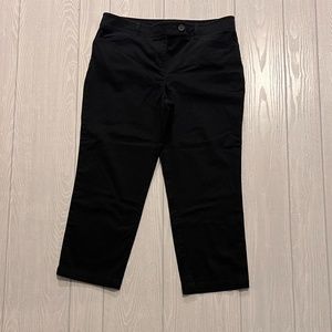 2/$30 SALE. Jones New York Sport Black Stretch Cropped Pants – Size 12